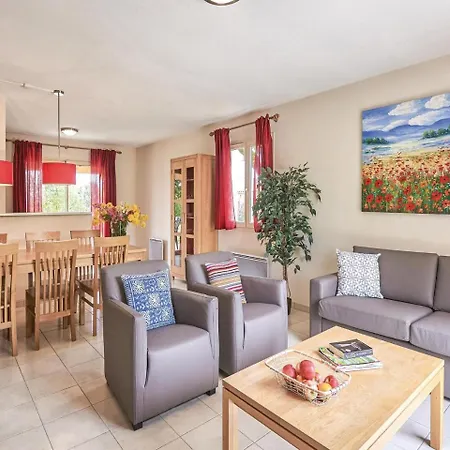 Feriehus Three-bedroom Holiday In Lanzac