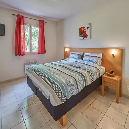 Feriehus Three-bedroom Holiday In *