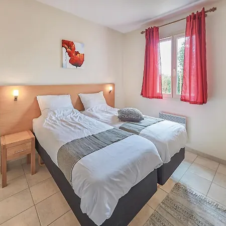 Feriehus Three-bedroom Holiday In *