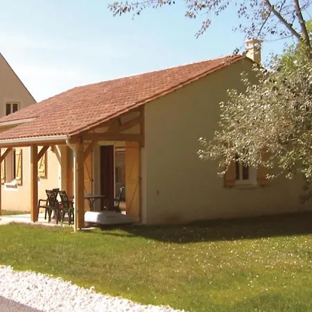 Three-bedroom Holiday In * Lanzac