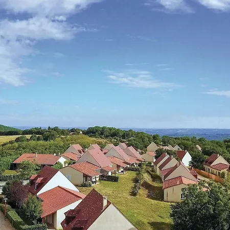 Three-bedroom Holiday In Feriehus Lanzac
