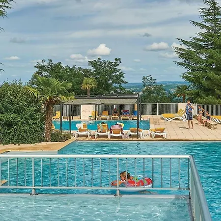 Three-bedroom Holiday In